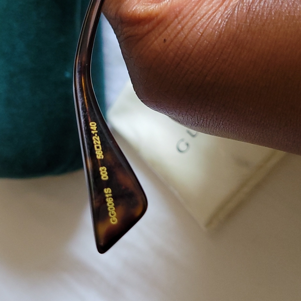 Gucci Round Sunglasses - Picture 5 of 9